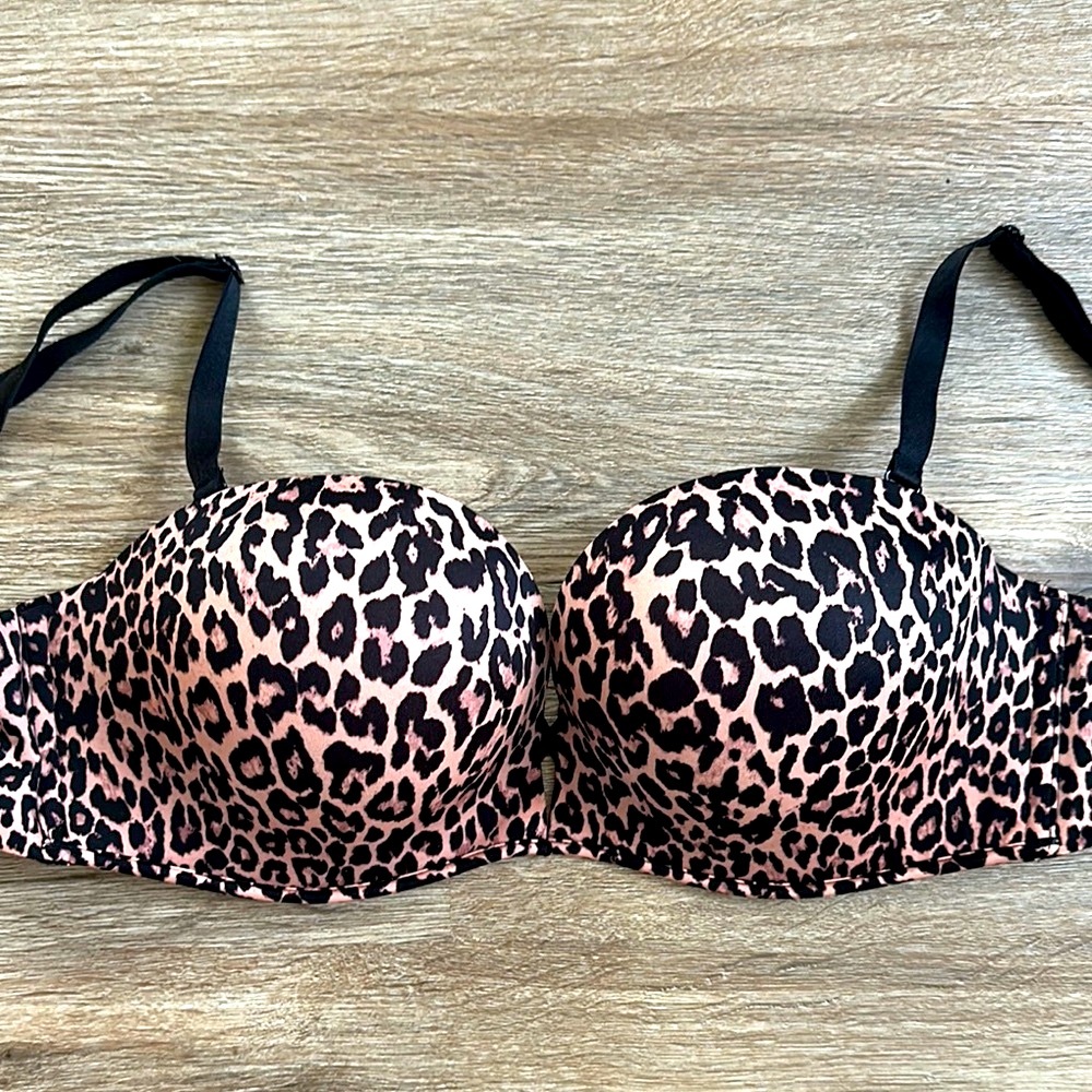 VICTORIA’S SECRET 🔥 ADD 2 cup sizes Leopard Print Strapless Bra 34DD LIKE NEW!